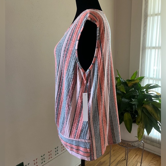 Another Reason Women’s Sleeveless Vertical Striped Top - Size Large - Picture 5 of 8